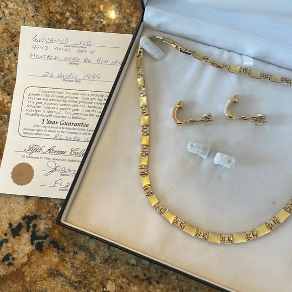 COPY - Fifth Avenue Collection Jewlery set - Picture 2 of 4